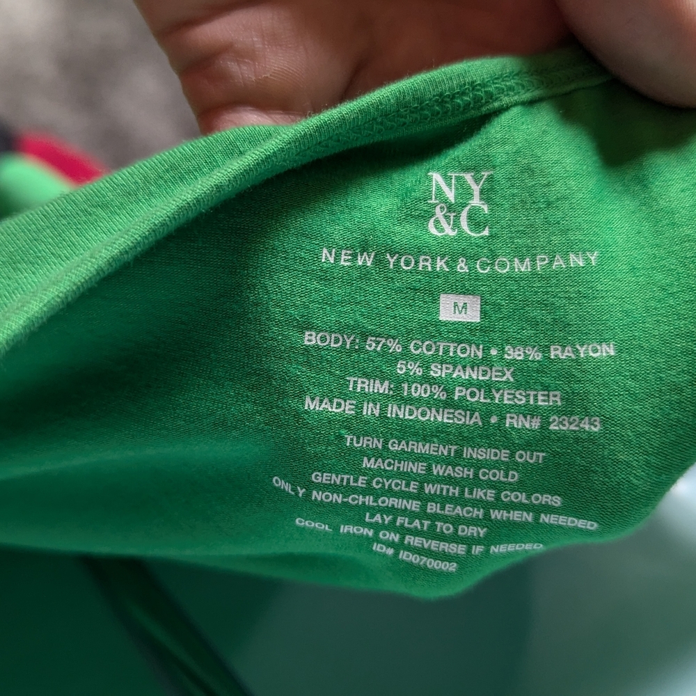 NY&Co. - Picture 3 of 3
